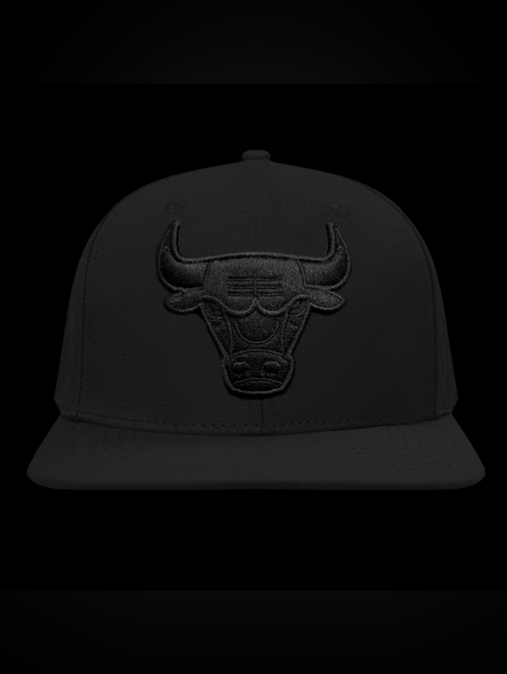 New Era Chicago Bulls NBA Black on Black 9FIFTY Snapback Cap - Picture 2 of 5